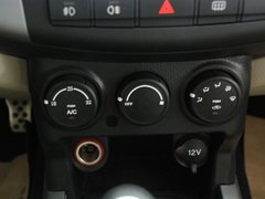 2011款 2.4L 手动 汽油4X2超豪华型 5座