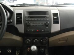 2011款 2.4L 手动 汽油4X2超豪华型 5座