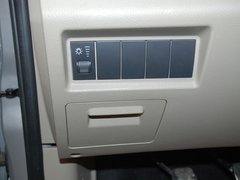 2011款 2.4L 手动 汽油4X2超豪华型 5座