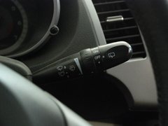 2011款 2.4L 手动 汽油4X2超豪华型 5座