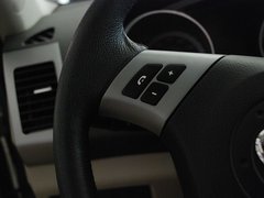 2011款 2.4L 手动 汽油4X2超豪华型 5座