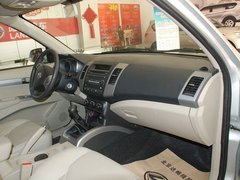 2011款 2.4L 手动 汽油4X2超豪华型 5座