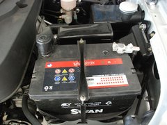 2011款 2.4L 手动 汽油4X2超豪华型 5座