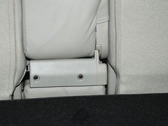 2011款 2.4L 手动 汽油4X2超豪华型 5座