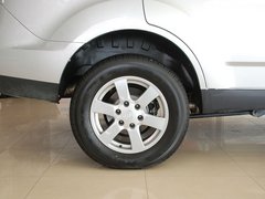 2011款 2.4L 手动 汽油4X2超豪华型 5座