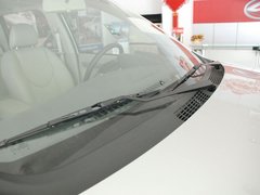 2011款 2.4L 手动 汽油4X2超豪华型 5座