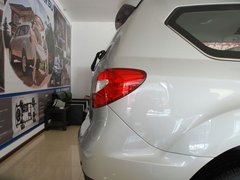 2011款 2.4L 手动 汽油4X2超豪华型 5座