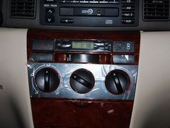 2011款 新白金版 1.5L 手动 豪华型
