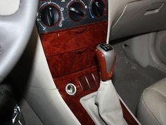 2011款 新白金版 1.5L 手动 豪华型