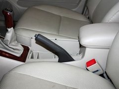2011款 新白金版 1.5L 手动 豪华型