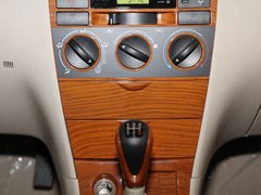 2011款 新白金版 1.5L 手动 豪华型