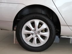 2011款 新白金版 1.5L 手动 豪华型