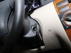 2011款 新白金版 1.5L 手动 豪华型