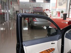 2011款 新白金版 1.5L 手动 豪华型