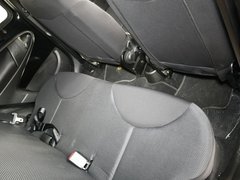 2011款 1.0L 手动 铉酷型