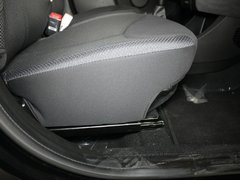 2011款 1.0L 手动 铉酷型