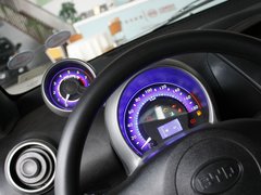 2011款 1.0L 手动 悦酷型
