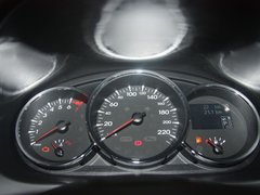 2011款 2.0 CVT 时尚版