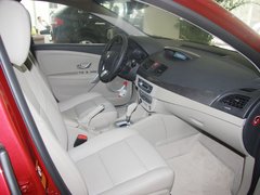 2011款 2.0 CVT 时尚版