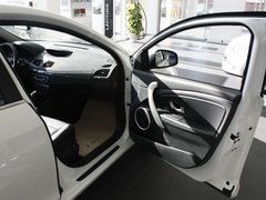 2011款 2.0 CVT 时尚版