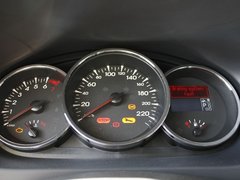 2011款 2.0 CVT 时尚版