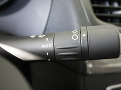 2011款 2.0 CVT 时尚版