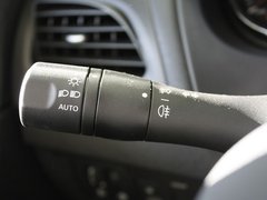 2011款 2.0 CVT 时尚版