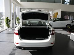 2011款 2.0 CVT 时尚版