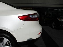 2011款 2.0 CVT 时尚版
