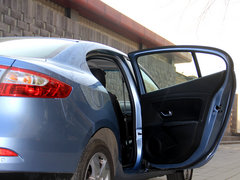 2011款 2.0 CVT 豪华导航版