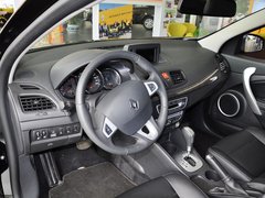 2011款 2.0 CVT 豪华导航版