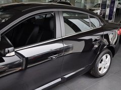 2011款 2.0 CVT 豪华导航版