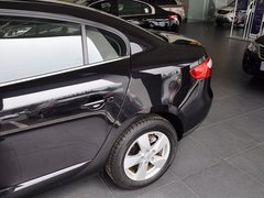 2011款 2.0 CVT 豪华导航版