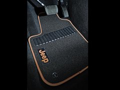 2011款 3.6 自动 70周年限量版 5座