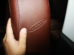 2011款 2.4L 自动 四驱豪华版 5座