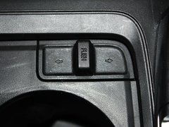 2011款 2.4L 自動 四驅(qū)豪華版 5座