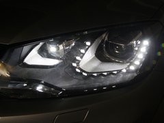 2011款 V6 TSI 混动豪华版 5座