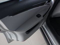2011款 2.0 手动 豪华型