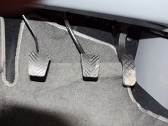 2011款 2.0 手动 豪华型