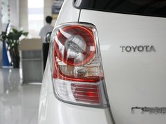2011款 1.8L CVT 豪华多功能版 7座