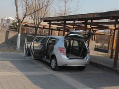 2011款 1.8L CVT 豪华多功能版 7座