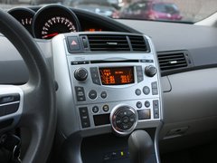 2011款 1.8L CVT 豪华多功能版 7座
