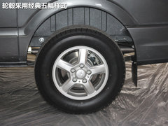 2011款 2.5T 手动 短轴低顶尊杰版