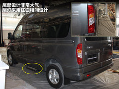2011款 2.5T 手动 短轴低顶尊杰版
