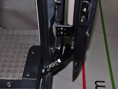 2011款 2.5T 手动 短轴低顶尊杰版