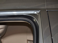 2011款 2.5T 手动 短轴低顶尊杰版