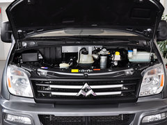 2011款 2.5T 手动 短轴低顶尊杰版