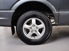 2011款 2.5T 手动 短轴低顶尊杰版