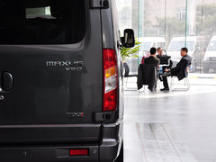 2011款 2.5T 手动 短轴低顶尊杰版
