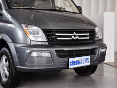 2011款 2.5T 手动 短轴低顶尊杰版